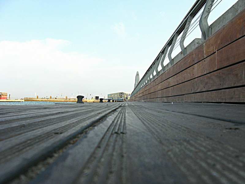 24-10-2008-emptyboardwalk