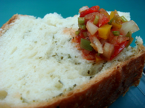今日午餐-墨西哥莎莎醬+香料麵包