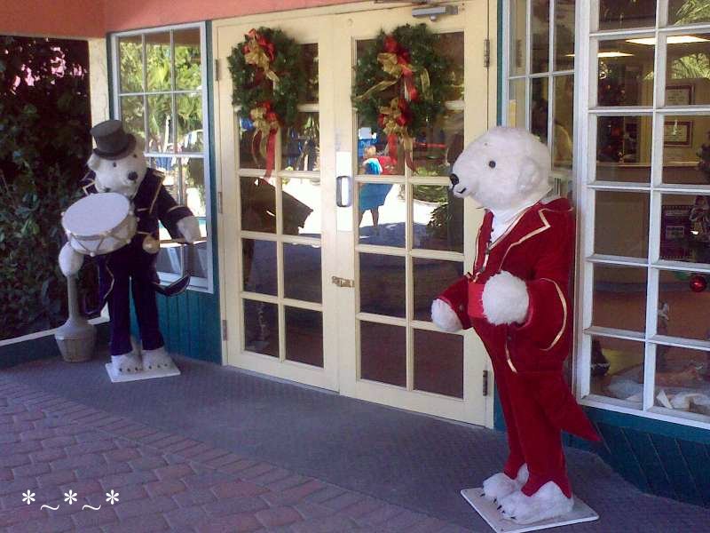 11272008449-Christmas-Polar-Bears-Doormen-Tween-Waters-Inn