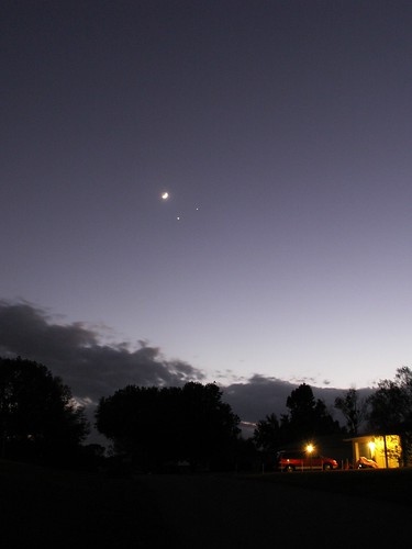 Moon-Venus-Jupiter Conjunction 3, 1 Dec. 2008