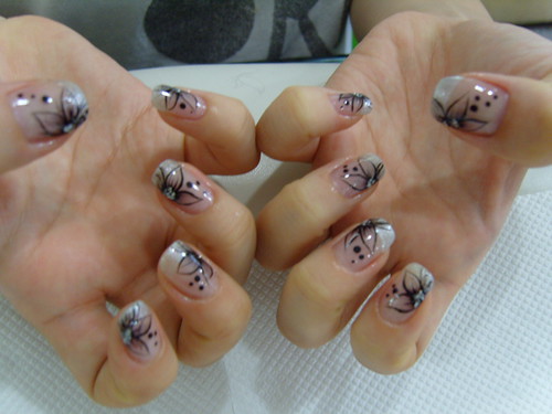 nail art gallery, simple black flowers nails, nail art designs, nail polish gallery, Simple style with black flower nail art designs gallery, nail art designs gallery