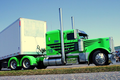 tricked out peterbilt 379