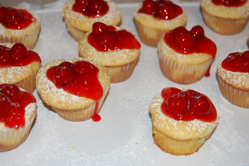Cherry cheesecake cupcakes