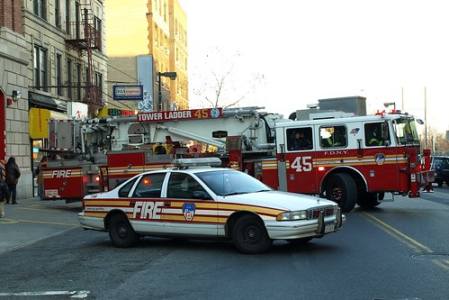 E093l FDNY Ladder 45 with Chevy Caprice Field Service Fire Car 