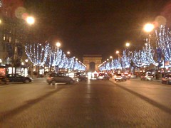 arch de triomphe at night
