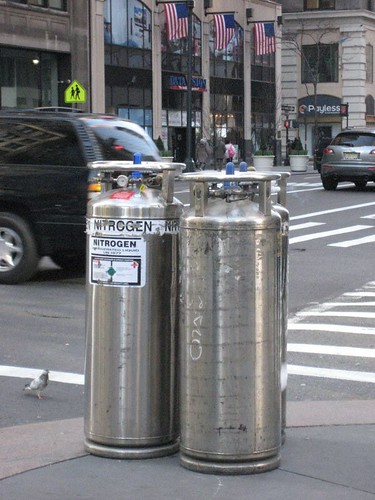 Tanques de nitrógeno líquido, una vista cualquiera de NYC