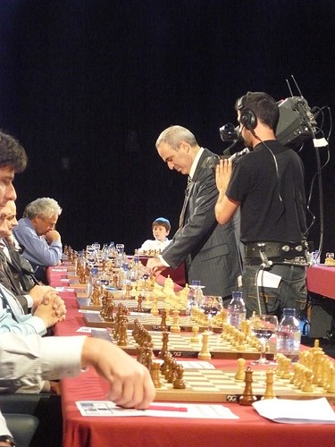 Camera volgt Kasparov