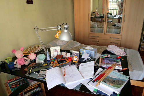 messy messy table