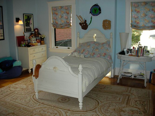 Kids furniture, classic white bed