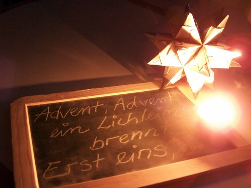 Advent, Advent, ein Lichtlein brennt. Erst eins, ... 
