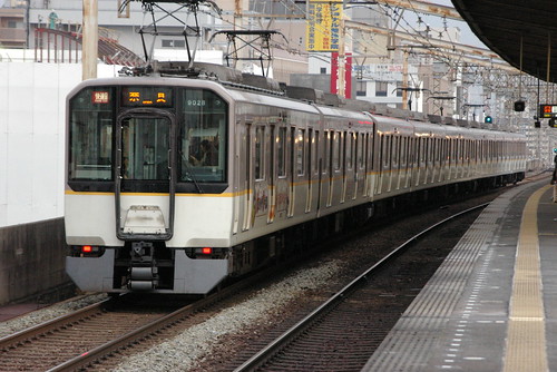 Kintetsu9020series in Fuse,Higashi-Osaka,Osaka,Japan 2008/11/29
