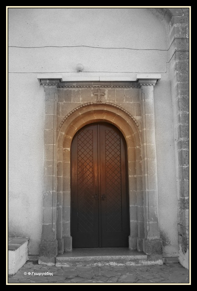 door of Agioi Anargyroi church at Agioi Trimithias village