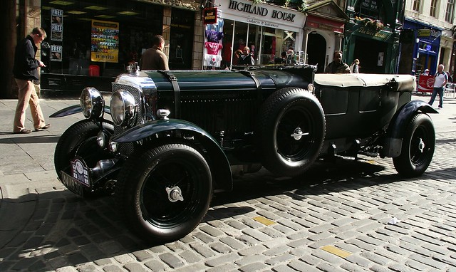 classic Bentley on the Royal Mile 03