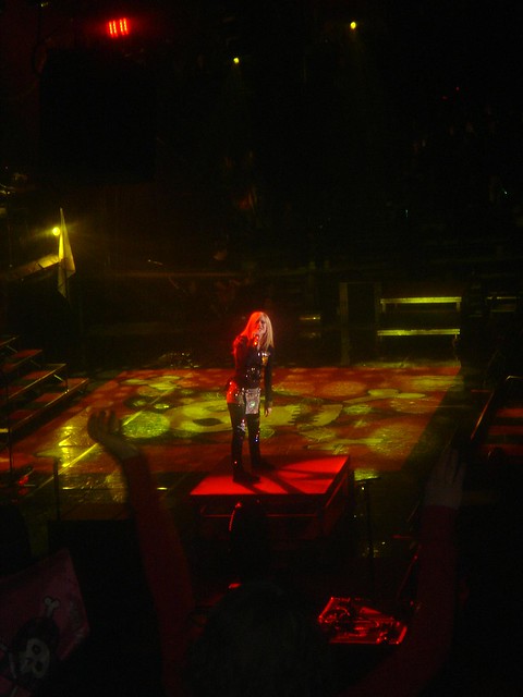 Avril Lavigne - 'Best damn tour' by Taylor and Kevin