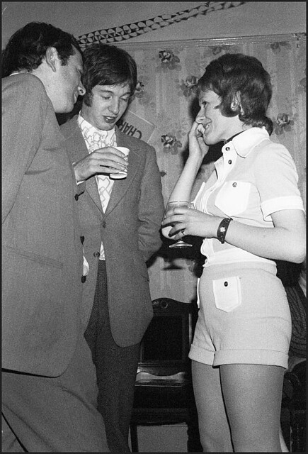 Party in Wolseley Street, 1970 - ws 425a