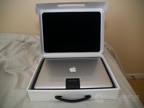 15" Unibody MacBook Pro 'Open-Box' by amethystx5.
