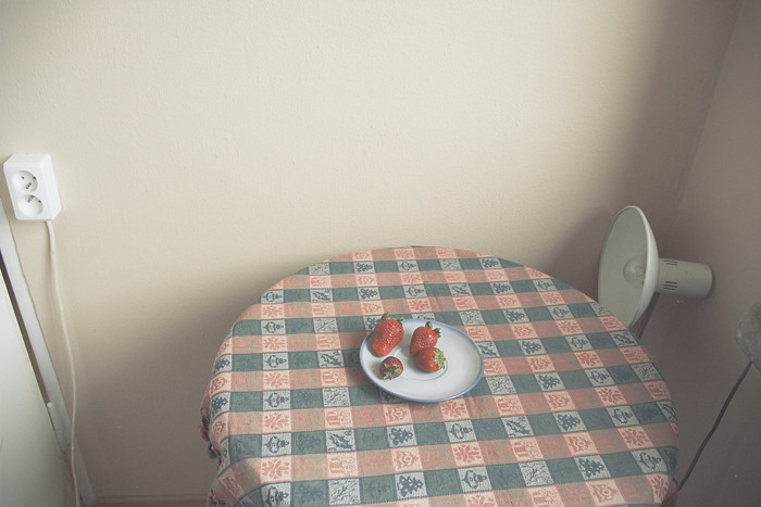 strawberries_table