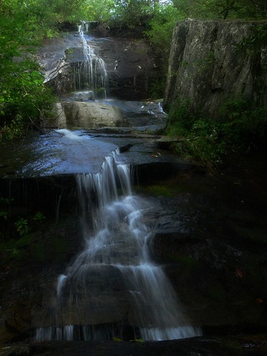 Hunt Fish Falls - Side waterfall closeup