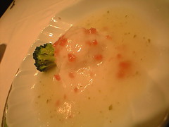 ホタテ貝のサーモン捲き、ブラックガーリックの香り@雁飯店 中国割烹 大岩