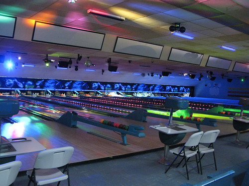 Family Bowl in Waterford, CT