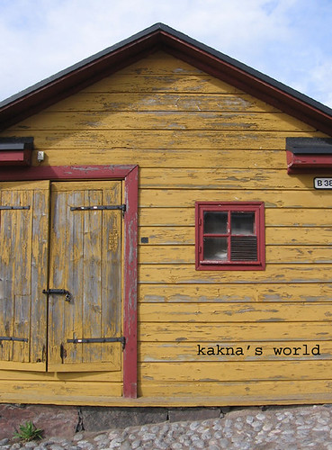 helsinki_yellow house ©  kakna's world