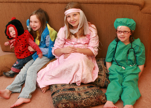 girls_dressing_up_at_home