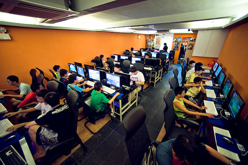 Internet cafe Gaming