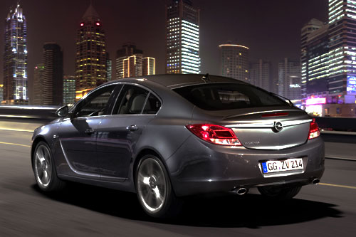 Opel has announced attractive pricing for its new top model, the Insignia, 