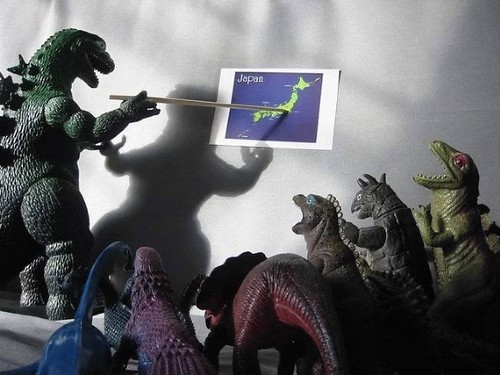[Photo Freak] Godzilla y sus colegas preparándose para atacar Japón