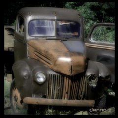 OLD AND FORGOTTON TRUCK