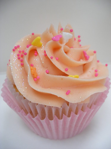 Pink Swirl Cupcake by neviepiecakes.