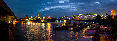 Bangkok's Saphan Phut, Memorial Bridge, at night
