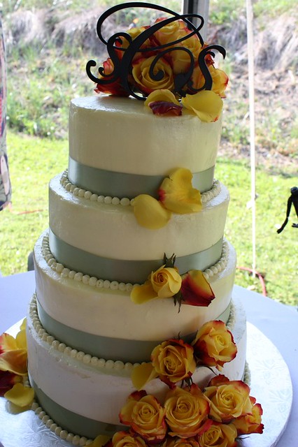 The finished wedding cake