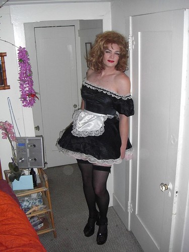 Wish my petticoats would show more!
