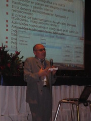 Jose A. Gomez en su cinferencia sobre Alfin