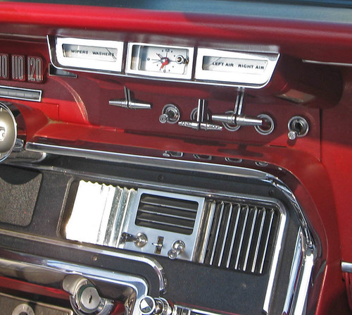 I really love the design of the dashboard inside this 1965 Ford Thunderbird