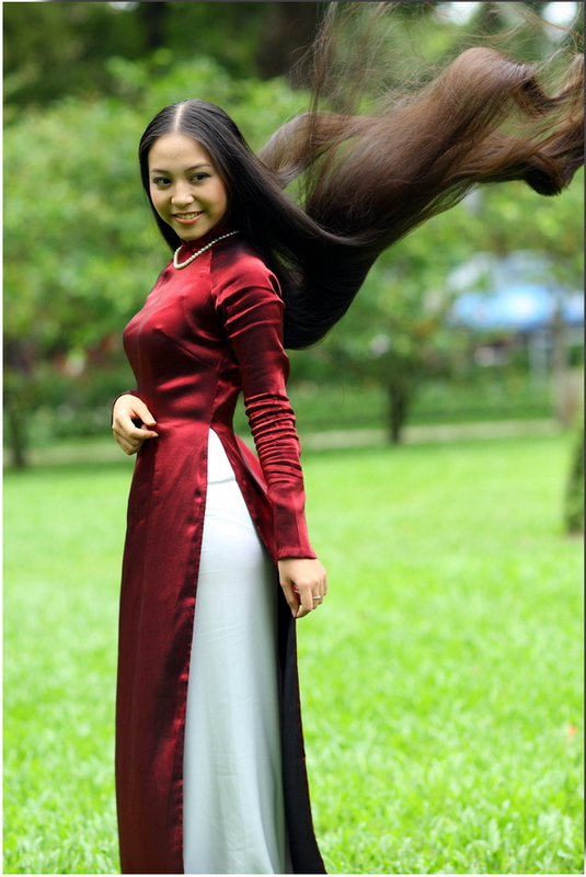Vietnamese Long Dress with long hair — Digital Grin Photography Forum