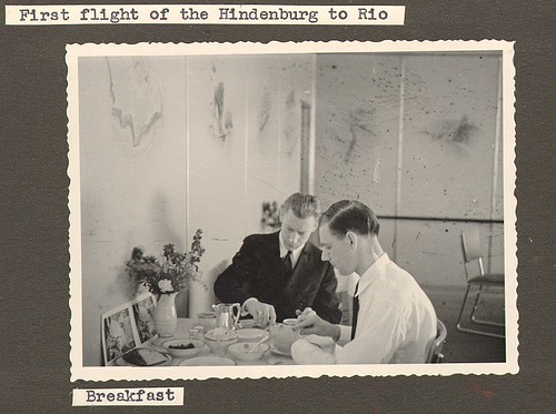 Primer vuelo del Hindenburg a Rio- desayuno