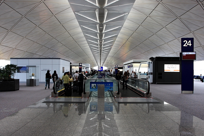 Hong Kong - Airport - Illusion
