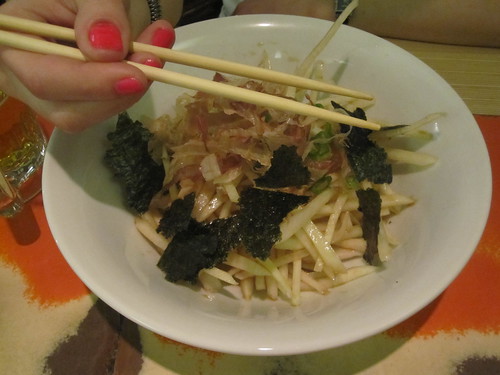Daikon salad with nori and bonito
