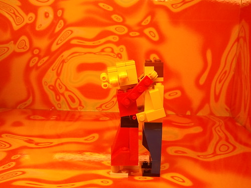 LEGO store diorama: Kissing
