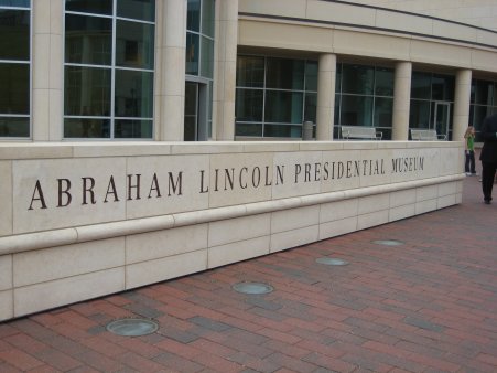 Lincoln Museum-Exterior2
