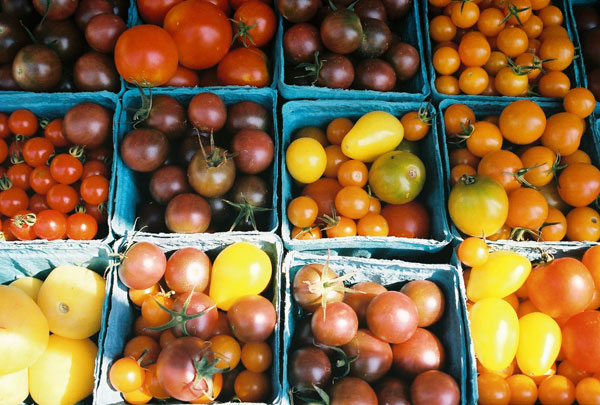market: cherry tomatoes