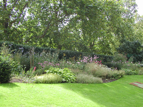 Clarence House, Parks, and Mews HY 0808 004