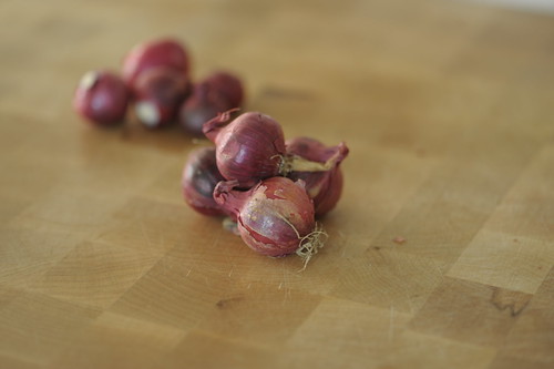 Red Pearl Onions, Raw And Uncleaned