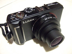 LX3, lens extended
