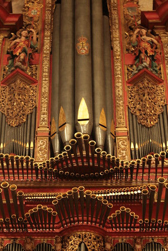 imponente orgão, na Igreja de Sta. Cruz