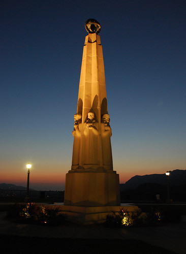 Griffith Observatory, Astronomers Monument