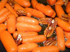 Caramelized carrots with pecans