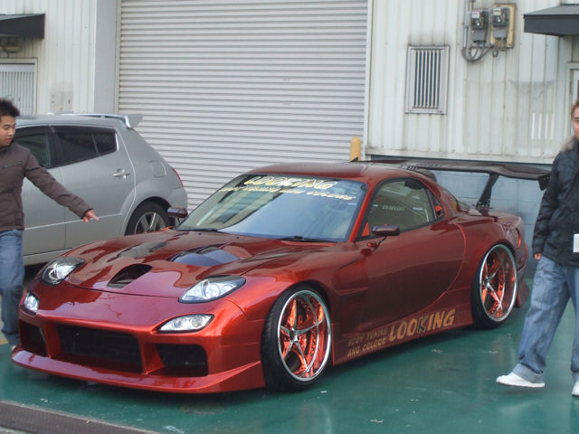 The hood is made by RE Amemiya Looking made another one for the Tokyo Auto